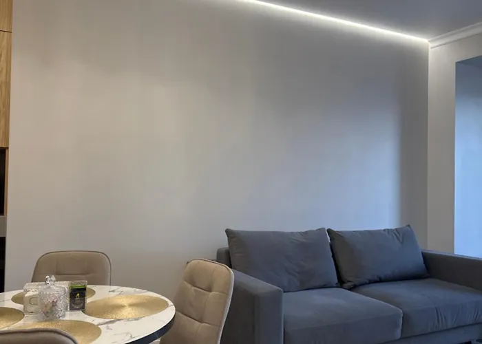 Seven Hills Apartments
